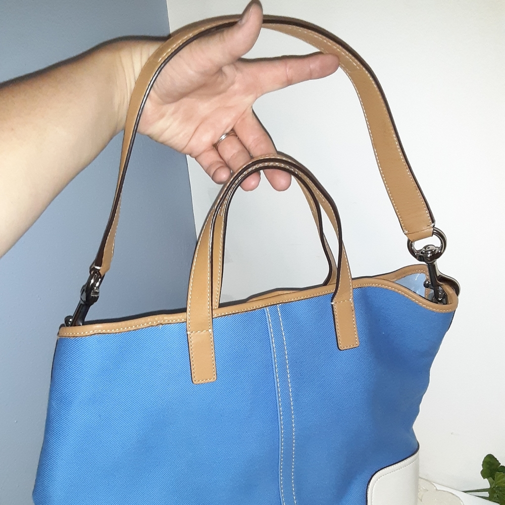 Coach Blue and White Hobo Bag - Picture 4 of 14